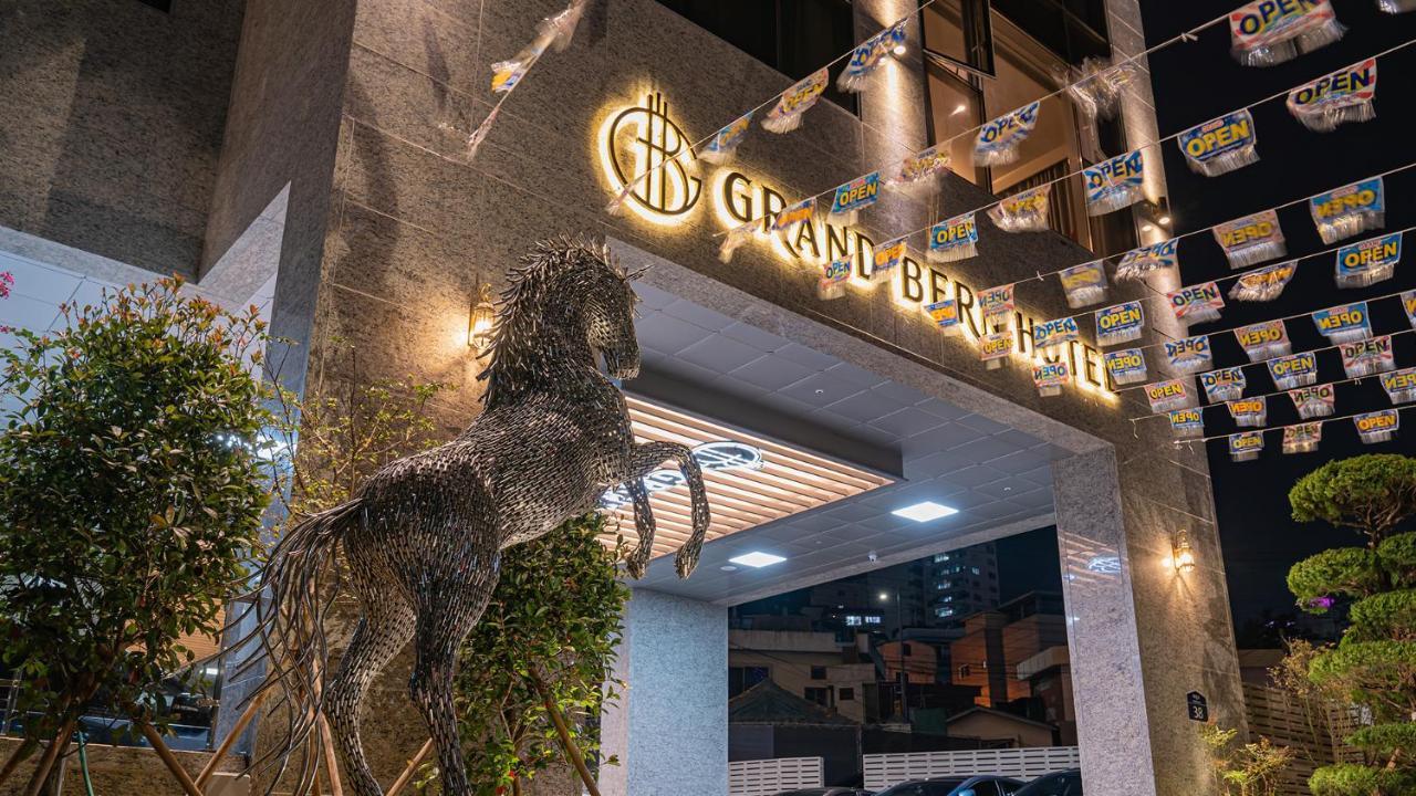 Yeongdo Grandbern Hotel Puszan Kültér fotó